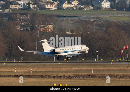 Zurigo, Svizzera, 14 gennaio 2024 N-870PS Gulfstream G650ER Aircraft atterra sulla pista 14 durante il forum economico mondiale di Davos Foto Stock