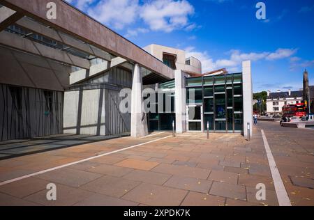 Vista generale dell'edificio del Parlamento scozzese a Edimburgo Foto Stock