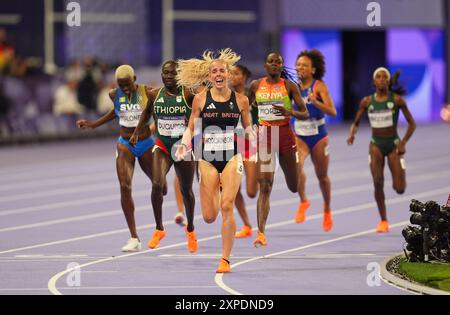 5 agosto 2024: Keely Hodgkinson (Gran Bretagna) vince l'oro durante la finale femminile dei 800 m il giorno 10 dei Giochi Olimpici allo Stade de France di Parigi, Francia. Ulrik Pedersen/CSM. Crediti: CAL Sport Media/Alamy Live News Foto Stock