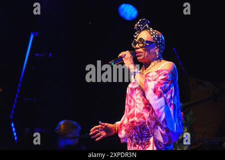 Teatro Romano, Verona, Italia, 3 agosto 2024, Dee Dee Bridgewater durante il DEE DEE BRIDGEWATER QUARTET - ESISTIAMO! - Concerto di musica Foto Stock