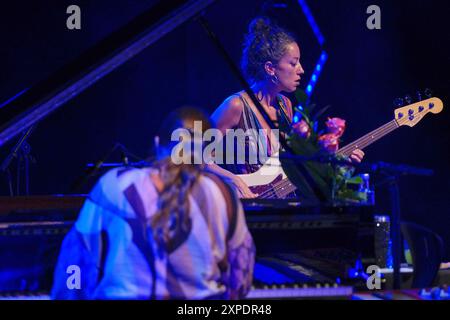 Teatro Romano, Verona, Italia, 3 agosto 2024, rosa Brunello durante il DEE DEE BRIDGEWATER QUARTET - NOI ESISTIAMO! - Concerto di musica Foto Stock