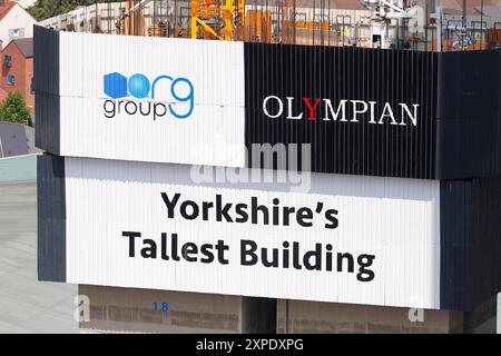 Vista dell'edificio Cirrus Point attualmente in fase di costruzione nel centro di Leeds e sarà per un breve periodo l'edificio più alto dello Yorkshire. Foto Stock