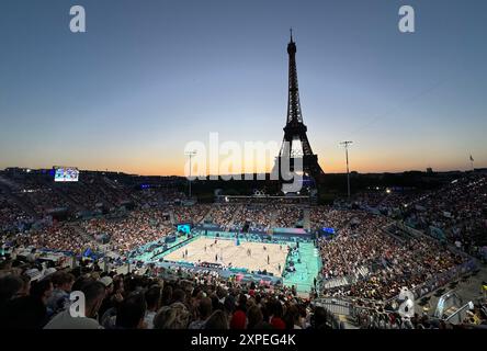 Parigi, p. 5 agosto 2024. Vista della Torre Eiffel a Parigi, in Francia, durante le Olimpiadi estive del 2024 il 5 agosto 2024. Crediti: Mpi34/Media Punch/Alamy Live News Foto Stock