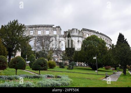 Antico anfiteatro romano a Pola, Croazia, splendidamente conservato Foto Stock