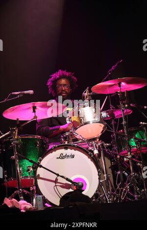 Ahmir Khalib Thompson alias Questlove von der Band The Roots bei einem Konzert in der Uber Eats Music Hall a Berlino, 5. Agosto 2024. The Roots Konzert Berlin *** Ahmir Khalib Thompson aka Questlove dalla band The Roots in un concerto alla Uber Eats Music Hall di Berlino, 5 agosto 2024 The Roots Concert Berlin Foto Stock