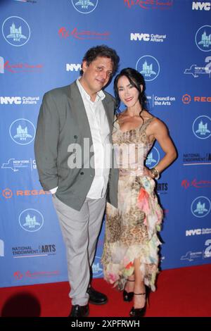 Il Festival of Cinema NYC mette in scena il suo primo Red carpet del festival cinematografico di quest'anno lunedì 5 agosto 2024 a New York, USA, celebrando le sue opere con la Make A Film Foundation al teatro Regal ua Midway di Forest Hills, Queens, con ospiti speciali e membri della giuria, Seth Gilliam (The Walking Dead) e Kevin Corrigan (IL RE DI STATEN ISLAND, THE DEPARTED). FOC NYC presenta registi, stelle e soggetti cinematografici di diversi film presentati al festival. (Foto di Thenews2/NurPhoto) crediti: NurPhoto SRL/Alamy Live News Foto Stock