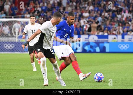 Decines Charpieu, Francia. 5 agosto 2024. Andy Diouf (Francia), calcio, semifinale maschile tra Francia ed Egitto durante i Giochi Olimpici di Parigi 2024 il 5 agosto 2024 allo stadio Groupama di Decines-Charpieu vicino a Lione, Francia - foto Frederic Chambert/Panoramic/DPPI Media Credit: DPPI Media/Alamy Live News Foto Stock