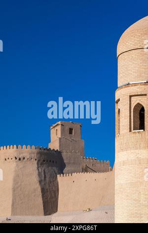 Fortezza di Kuhna Ark e mura cittadine, Khiva, Uzbekistan Foto Stock