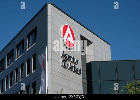 Aussenansicht der Agentur fuer Arbeit in Essen, Berliner Platz, Logo, Essen, 06.08.2024. *** Vista esterna dell'Agenzia per l'occupazione di Essen, Berliner Platz, Logo, Essen, 06 08 2024 Foto Stock