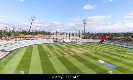 Birmingham, Regno Unito. 6 agosto 2024. Una vista generale del terreno dallo Skyline presa durante il Hundred Women match tra Birmingham Phoenix Women e Northern Superchargers Women all'Edgbaston Cricket Ground, Birmingham, Inghilterra, il 6 agosto 2024. Foto di Stuart Leggett. Solo per uso editoriale, licenza richiesta per uso commerciale. Non utilizzare in scommesse, giochi o pubblicazioni di singoli club/campionato/giocatori. Crediti: UK Sports Pics Ltd/Alamy Live News Foto Stock