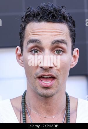 Hollywood, Stati Uniti. 5 agosto 2024. HOLLYWOOD, LOS ANGELES, CALIFORNIA, USA - 05 AGOSTO: Robert Sheehan arriva alla premiere di Los Angeles della quarta stagione di Netflix "The Umbrella Academy" - la stagione finale che si tiene all'Egyptian Theatre Hollywood il 5 agosto 2024 a Hollywood, Los Angeles, California, Stati Uniti. (Foto di Xavier Collin/Image Press Agency) credito: Image Press Agency/Alamy Live News Foto Stock