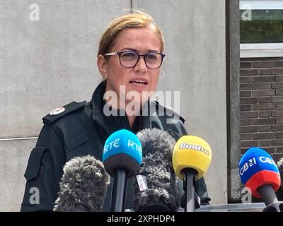 Melanie Jones, assistente capo del PSNI, parla ai media fuori dalla sede centrale del PSNI a Belfast est, e rinuncia a un aggiornamento sulla risposta della polizia al disordine a Belfast a seguito di una protesta anti-immigrazione. Data foto: Martedì 6 agosto 2024. Foto Stock