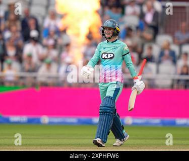 Manchester, Regno Unito. 6 agosto 2024; Old Trafford Cricket Ground, Manchester, Inghilterra; The Hundred Womens Cricket, Manchester Originals vs Oval Invincibles; Paige Scholfield of Oval Invincibles celebra la vittoria dopo la partita crediti: Action Plus Sports Images/Alamy Live News Foto Stock