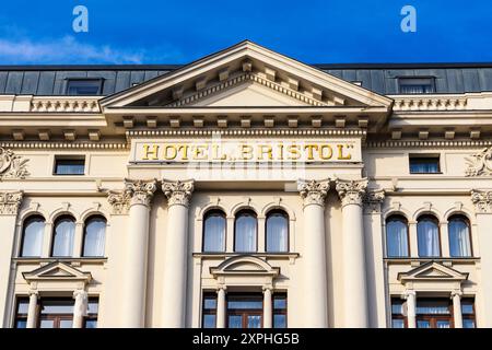 La facciata dell'albergo storico Bristol a Varsavia, Polonia Foto Stock