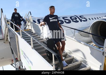 Praga, Repubblica Ceca. 6 agosto 2024. Anane Khalali dell'Union nella foto all'arrivo della squadra belga di calcio Union Saint-Gilloise a Praga, Repubblica Ceca, martedì 6 agosto 2024. La squadra si prepara alla partita di domani contro il cecoslovacco Slavia Praga, nella prima tappa del terzo turno di qualificazione per la UEFA Champions League. BELGA PHOTO VIRGINIE LEFOUR credito: Belga News Agency/Alamy Live News Foto Stock