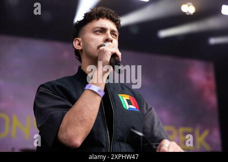 Antony Szmierek si esibisce dal vivo al festival Kaleidoscope , Alexandra Palace Londra 2024 Foto Stock