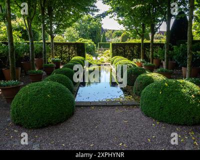 Upper Rill Garden, Wollerton Old Hall Foto Stock