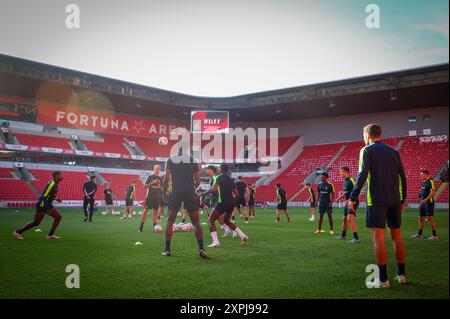 Praga, Repubblica Ceca. 6 agosto 2024. Immagine scattata durante una sessione di allenamento della squadra di calcio belga Union Saint-Gilloise a Praga, Repubblica Ceca, martedì 06 agosto 2024. La squadra si prepara alla partita di domani contro il cecoslovacco Slavia Praga, nella prima tappa del terzo turno di qualificazione per la UEFA Champions League. BELGA PHOTO VIRGINIE LEFOUR credito: Belga News Agency/Alamy Live News Foto Stock