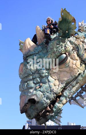 Dragon de Calais sul lungomare di Digue Gaston Berthe, Calais, Pas de Calais, Hauts de France, Francia Foto Stock