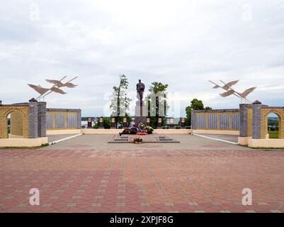 Lebedyan, Russia - 15 giugno 2023: Monumento al soldato-liberatore, Piazza Lenin, città di Lebedyan, regione di Lipetsk Foto Stock