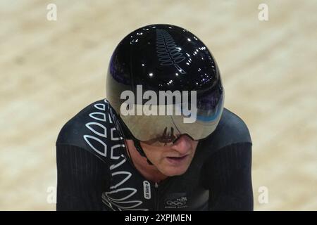 Parigi, Francia. 3 agosto 2024. La squadra di New Zeland in azione durante la pista ciclabile la squadra maschile insegue il primo round alle Olimpiadi estive 2024, martedì 6 agosto 2024, a Parigi, Francia. (Foto di Spada/LaPresse) credito: LaPresse/Alamy Live News Foto Stock