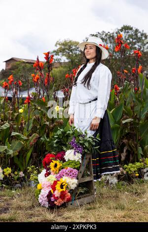 Medellin, Antioquia - Colombia. 6 agosto 2024. Tradizionale fattoria di Silletera, situata nel villaggio di Barro Blanco di Santa Elena. Foto Stock