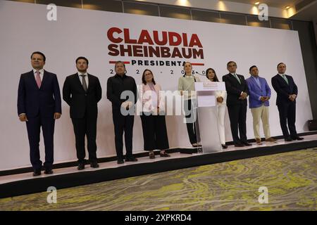 Claudia Sheinbaum Pardo, candidata eletta del Messico, accompagnata dai governatori Esteban Villegas, governatore di Durango; Samuel García, governatore di Nuevo León; David Monreal, governatore di Zacatecas; Rocío Nahle, governatore eletto di Veracruz; tre Jimenez, Governatore di Aguas Calientes; Américo Villarreal, Governatore di Tamaulipas; Ricardo Gallardo, Governatore di San Luis Potosí; Manolo Jimenez, Governatore di Coahuila durante una conferenza stampa per annunciare che un progetto di lavoro pubblico sarà realizzato per Stato. Il 6 agosto 2024 a città del Messico, Messico. (Foto di Ian Robles/ Eyepix Group) Foto Stock