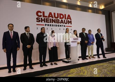 Claudia Sheinbaum Pardo, candidata eletta del Messico, accompagnata dai governatori Esteban Villegas, governatore di Durango; Samuel García, governatore di Nuevo León; David Monreal, governatore di Zacatecas; Rocío Nahle, governatore eletto di Veracruz; tre Jimenez, Governatore di Aguas Calientes; Américo Villarreal, Governatore di Tamaulipas; Ricardo Gallardo, Governatore di San Luis Potosí; Manolo Jimenez, Governatore di Coahuila durante una conferenza stampa per annunciare che un progetto di lavoro pubblico sarà realizzato per Stato. Il 6 agosto 2024 a città del Messico, Messico. (Foto di Ian Robles/ Eyepix Group/Sipa USA) Foto Stock