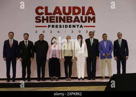 Claudia Sheinbaum Pardo, candidata eletta del Messico, accompagnata dai governatori Esteban Villegas, governatore di Durango; Samuel García, governatore di Nuevo León; David Monreal, governatore di Zacatecas; Rocío Nahle, governatore eletto di Veracruz; tre Jimenez, Governatore di Aguas Calientes; Américo Villarreal, Governatore di Tamaulipas; Ricardo Gallardo, Governatore di San Luis Potosí; Manolo Jimenez, Governatore di Coahuila durante una conferenza stampa per annunciare che un progetto di lavoro pubblico sarà realizzato per Stato. Il 6 agosto 2024 a città del Messico, Messico. (Foto di Ian Robles/ Eyepix Group/Sipa USA) Foto Stock