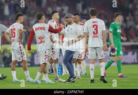 Colonia, Germania. 2 agosto 2024. Firo : 02.08.2024, calcio, 2.Liga, 2.Bundesliga, stagione 2024/2025, 1.FC Cologne - HSV Hamburg Hamburg, HSV Hamburg Hamburg Hamburg Hamburg 1:2 coach Steffen Baumgart, HSV Hamburg Hamburg dopo il fischio finale con i giocatori della sua ex squadra Koln crediti: dpa/Alamy Live News Foto Stock