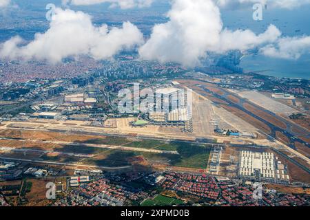 Vista aerea dell'aeroporto Ataturk di Istanbul, Istanbul, Turchia Foto Stock