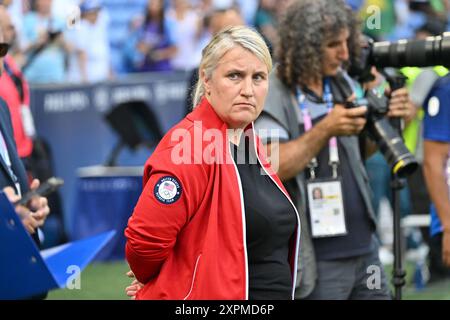 Decines Charpieu, Francia. 6 agosto 2024. Coach Emma Hayes (USA), calcio, semifinale femminile tra Stati Uniti e Germania durante i Giochi Olimpici di Parigi 2024 il 6 agosto 2024 allo stadio Groupama di Decines-Charpieu vicino a Lione, Francia - foto Federico Pestellini/Panoramic/DPPI Media Credit: DPPI Media/Alamy Live News Foto Stock