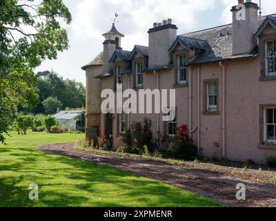 Storica Colstoun House con giardini e serra nell'East Lothian, Scozia. 6 agosto 2024 Foto Stock