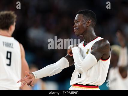 Parigi, FRANCIA - 06 AGOSTO: Il tedesco Dennis Schröder festeggia durante il quarto incontro maschile tra il Team Germania e il Team Grecia il giorno 11 Foto Stock