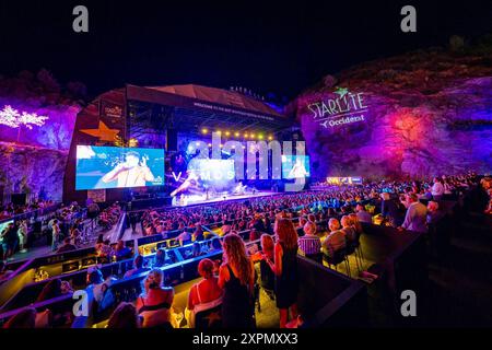 Marbella, Spagna. 7 agosto 2024. Concierto de Antonio José en el Festival Starlite de Marbella. 06 agosto 2024. EN la foto: Concerto di Antonio Jose Antonio José al Festival Starlite di Marbella. 6 agosto 2024. PISCINA/Starlite Festival/Cordon Press solo per uso editoriale. Credito obbligatorio: © Starlite Festival Marbella credito: CORDON PRESS/Alamy Live News Foto Stock