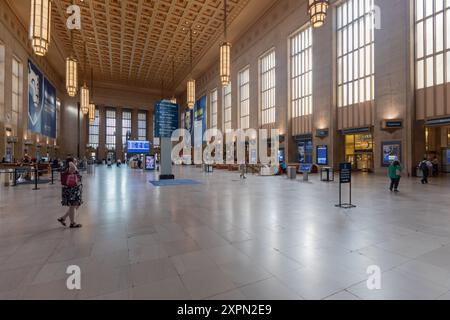 La sala partenze alla 30th Street Station di Philadelphia. Vista interna della 30th Street Station. PA, STATI UNITI Foto Stock