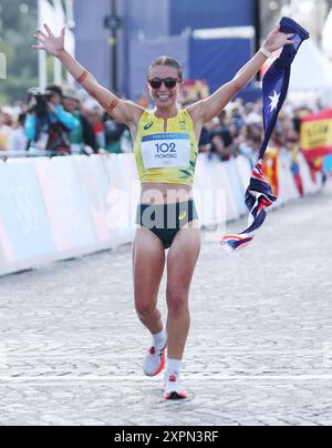 Parigi, Francia. 7 agosto 2024. L'australiana Jemima Montag festeggia il terzo posto nella finale olimpica della maratona mista Race Walk al Trocadero, il dodicesimo giorno delle Olimpiadi di Parigi, mercoledì 7 agosto 2024. Foto di Hugo Philpott/UPI credito: UPI/Alamy Live News Foto Stock