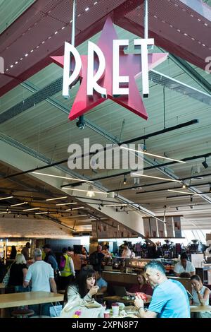 Londra, Regno Unito - 26 luglio 2024: Ristorante Pret a Londra, aeroporto di Luton. Foto Stock