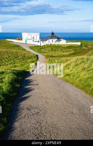 Scogliere sul Flamborough Seawatch Observatory, Flamborough, Yorkshire, Inghilterra Foto Stock