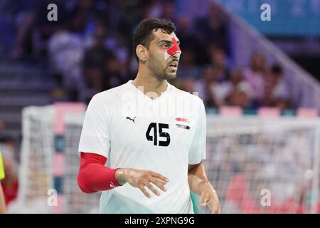 Lille, Francia. 7 agosto 2024. Seif El Deraa (Egitto), Handball, quarti di finale maschile tra Spagna ed Egitto durante i Giochi Olimpici di Parigi 2024 il 7 agosto 2024 allo stadio Pierre Mauroy di Villeneuve-d'Ascq vicino a Lille, Francia - foto Laurent Sanson/Panoramic/DPPI Media Credit: DPPI Media/Alamy Live News Foto Stock