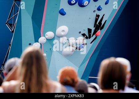 Le Bourget, Francia. 7 agosto 2024. Jesse GRUPPER degli Stati Uniti gareggia nella semifinale maschile di Sport Climbing presso le Bourget Sport Climbing Venue a le Bourget, a nord di Parigi, in Francia, durante i Giochi Olimpici di Parigi 2024 del 5 agosto 2024. Foto di Julien Poupart/ABACAPRESS. COM credito: Abaca Press/Alamy Live News Foto Stock