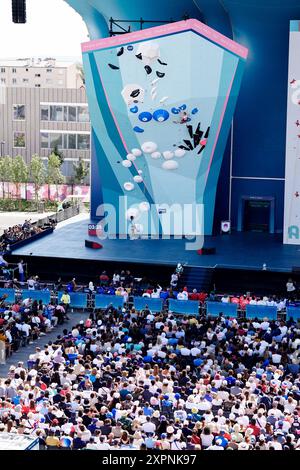 Le Bourget, Francia. 7 agosto 2024. Jakob SCHUBERT dell'Austria gareggia nella semifinale maschile di Sport Climbing presso le Bourget Sport Climbing Venue a le Bourget, a nord di Parigi, in Francia, durante i Giochi Olimpici di Parigi 2024 del 5 agosto 2024. Foto di Julien Poupart/ABACAPRESS. COM credito: Abaca Press/Alamy Live News Foto Stock