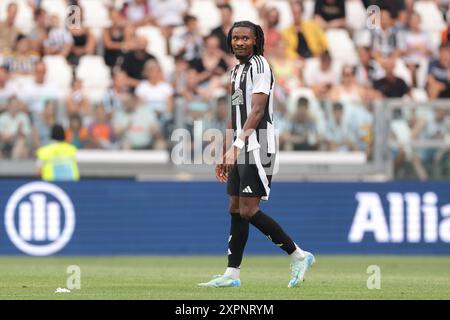 Torino, Italia. 6 agosto 2024. Kephren Thuram della Juventus reagisce venendo sostituito durante l'amichevole di pre-stagione all'Allianz Stadium di Torino. Il credito per immagini dovrebbe essere: Jonathan Moscrop/Sportimage Credit: Sportimage Ltd/Alamy Live News Foto Stock