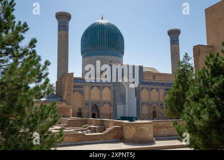 SAMARCANDA, UZBEKISTAN - 14 SETTEMBRE 2022: Mausoleo medievale di Gur-Emir (tomba di Tamerlano). Samarcanda, Uzbekistan Foto Stock