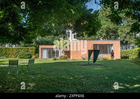 Mies van der Rohe, Haus Lemke, Bauhausstil, Architektur, Hohenschönhausen, Berlin Haus Lemke, das letzte von Ludwig Mies van de Rohe in Deutschland entworfene Wohnhaus vor seiner Emigration 1938. Hohenschönhausen, Oberseestraße, Berlino *** Mies van der Rohe, Haus Lemke, stile Bauhaus, architettura, Hohenschönhausen, Berlin Haus Lemke, l'ultimo edificio residenziale progettato da Ludwig Mies van de Rohe in Germania prima della sua emigrazione nel 1938 Hohenschönhausen, Oberseestraße, Berlino Foto Stock