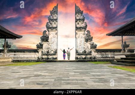 Temple Gate a Lempuyang Luhur temple di Bali, Indonesia. Foto Stock