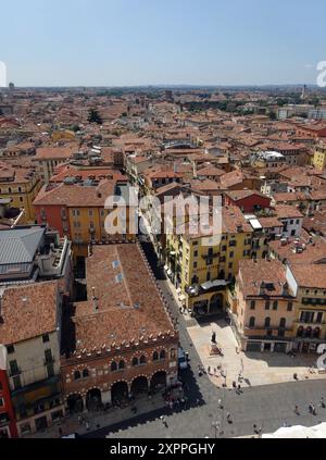 Vista aerea della città di Verona. Verona è una città sul fiume Adige in Veneto. Foto Stock