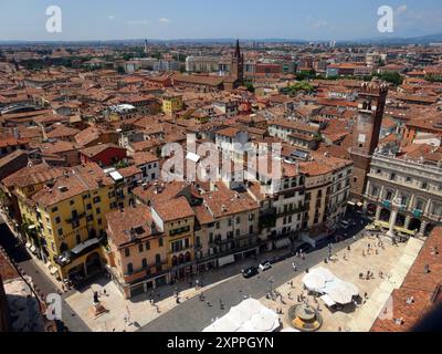 Vista aerea della città di Verona. Verona è una città sul fiume Adige in Veneto. Foto Stock