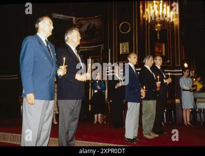 29-06-1992 Parigi Archivio storico Olycom/LaPresse il Granduca Vladimir Kirillovitch Romanov (Porvoo, 30 agosto 1917 - Miami, 21 aprile 1992) è stato pretendente al trono imperiale russo e capo della famiglia Romanov dal 1938 fino alla sua morte. Nella foto: La famiglia di Granduca Vladimir Kirillovich Romanov nella foto: La famiglia del Granduca Vladimir Kirillovich Romanov credito: LaPresse/Alamy Live News Foto Stock