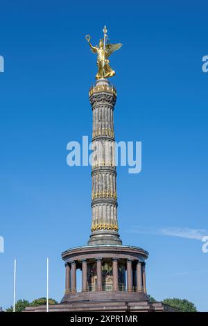 La colonna della Vittoria con la Vittoria dorata in cima al Tiergarten di Berlino, Germania Foto Stock